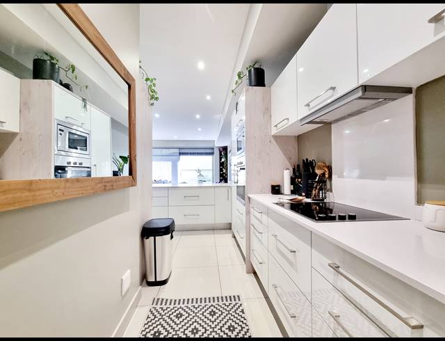3 BEDROOM TOWNHOUSE TO LET IN OAKLANDS